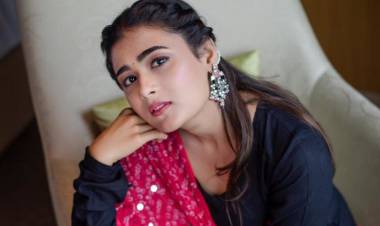 Bold & Beautiful Actress Shalini Pandey Latest Photoshoot Stills‬