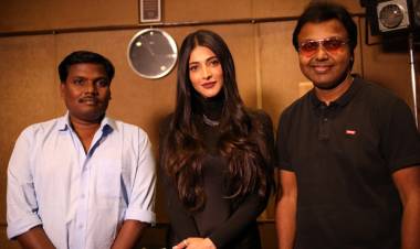 Beautiful Shrutihaasan has rendered   a Melodious Romantic Track in director SPJhananathan 's Laabam