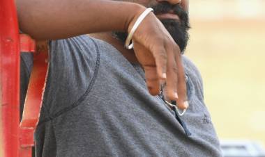 மதயானை கூட்டம் இயக்குனர் விக்ரம் சுகுமாரன் இயக்கத்தில் தினேஷ் நடிக்கும் "தேரும் போரும்