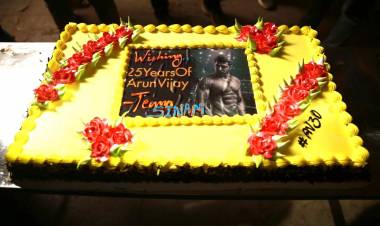 Celebrating Actor Arunvijay in the sets of Sinam for his 25 years in the film industry 