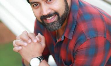 படம் பார்க்க A Cube புதிய  மொபைல் ஆப் கண்டுபிடித்திருக்கும் நடிகர் ஜெய் ஆகாஷ் ! 