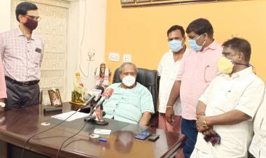 இயக்குநர் வேலுபிரபாகரனை குண்டர் சட்டத்தில் கைது செய்ய வேண்டும்  திரையரங்கு உரிமையாளர் சங்க செயலாளர் ரோகினி பன்னீர்செல்வம் பேட்டி