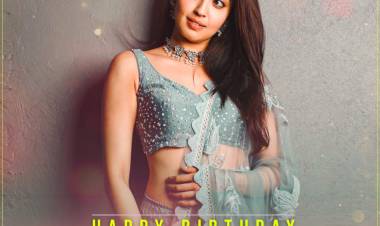 Wishing actress @pranitasubhash a happy, happy birthday! 
