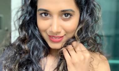 Easy on the Eyes! Actress @ShilpaManjunat  #shilpamanjunath @teamaimpr