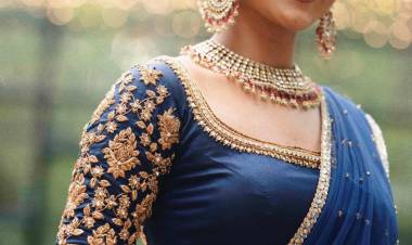 Actress #NivedithaaSathish loaded with prettiness and charming in these traditional look from her most recent photoshoot
