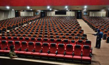 தீபாவளிக்கு திரைப்படங்கள் திரையிடுவது  திரையரங்க உரிமையாளர்கள் ஆலோசனை