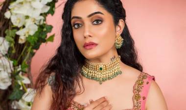 Actress #Abhirami Mesmerises With Her Eye Capturing Stunning Stills In Her Latest Photoshoot.