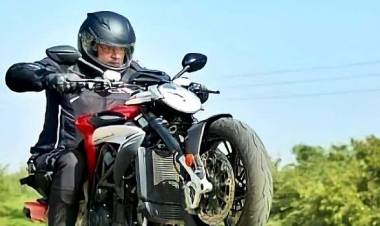 வலிமை படத்திற்காக அஜித் செய்த ஸ்டண்ட் காட்சி... வைரலாகும் புகைப்படம்