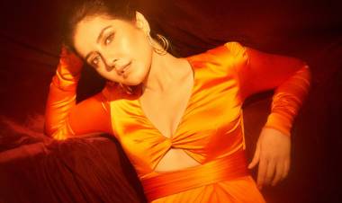 Blazing like the sun! Actress #RaashiKhanna looks bright and beautiful  in these pics from her latest photoshoot.