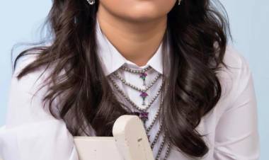 Actress #Sridivya is pairing up with actor Prithviraj in her next and her first Malayalam film titled #JanaGanaMana.