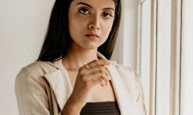 Style, attitude, and class, #NivedhithaaSathish looks flawless in this new photoshoot!