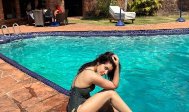 Raising heat by pool side. Sizzling #RaashiiKhanna caught in between schedules in Goa chilling out. Picture perfect.