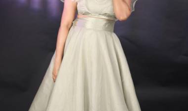 The Scintillating Stills Of Actress #AnjenaKirti, Brings Out The Style & Elegance!! 