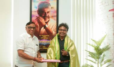 Producer @TGThyagarajan of @SathyaJyothi_ honoured Music Director @immancomposer on winning #NationalAward for #Viswasam as Best Music Director