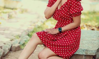 . @urs_dolly , The Charming new girl In town bashing in retro outfit. Debuting  in Kollywood Soon