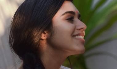 Actress #MeenakshiGovindarajan looks charming in the latest photoshoot stills.