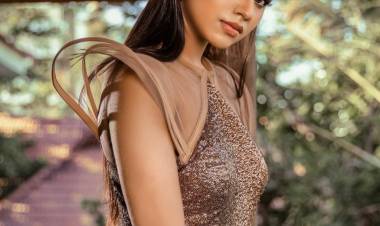 Actress #MeenakshiGovindarajan makes a stir in an awesome outfit.