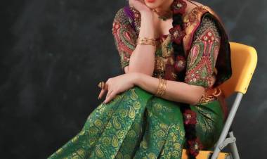 Actress and Bigg Boss fame #SherinShringar will definitely make you go weak at the knee in the beautiful Saree look stills from her recent photoshoot