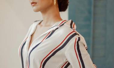 Actress #NivedhithaaSathish is brimming with confidence in these pics from her latest photoshoot !   