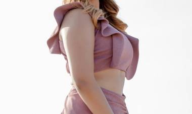 The incredibly beautiful  #ShivaniNarayanan looks exquisite in this lovely