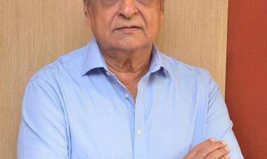 இந்தி பிரபல டைரக்டர் , தயாரிப்பாளர் K.C. பொக்காடியா  ( K.C.Pokadia ) மீண்டும் தமிழுக்கு வருகிறார்.