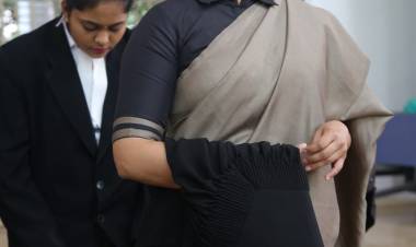 வழக்கறிஞராக வரலட்சுமி சரத்குமார் நடிக்கும் "அரசி" புதிய படம் ஆரம்பம்