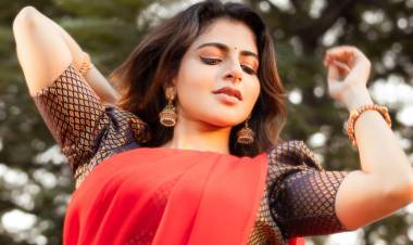 #IswaryaMenon looks incredibly beautiful in this red saree