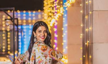 The exquisitely elegant #NivedhithaaSathish sparkles with enchanting grace in her latest photoshoot.