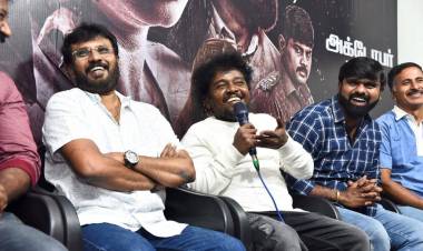 டாஸ்மாக் கடைகள் கூடுகின்றன; திரையரங்குகள்  குறைகின்றன: பேரரசு பேச்சு