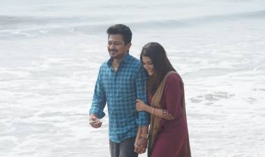 Actress Aathmika on Kannai Nambathey