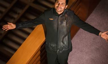 செம்பனை உடையில் பொறித்த கார்த்தி !! 