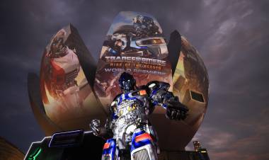 Does Transformers: Rise of the Beasts see reference to the previous Transformers films? Caple says yes!