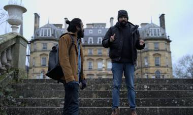 ஸ்ரீ வெங்கடேஸ்வரா சினி சித்ராவின் (SVCC) BVSN பிரசாத் தயாரித்திருக்க, பிரவீன் டேனியல் இணைத் தயாரிப்பில் சக்தி ஃபிலிம் பேக்டரி பாபிநீடு பி வழங்கிய அறிமுக இயக்குநர் தருண் தேஜா இயக்கத்தில் வசந்த்ரவி நடித்திருக்கும் ‘அஸ்வின்ஸ்’ படம் வெற்றிகரமாக இரண்டாவது வாரம் திரையரங்குகளில் ஓடிக் கொண்டுள்ளது