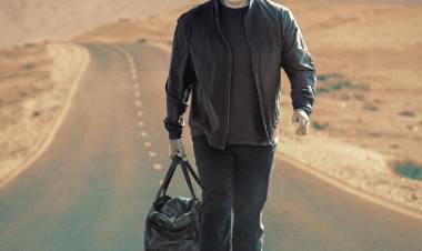 லைகா புரொடக்‌ஷன்ஸ் சுபாஸ்கரன் தயாரிப்பில், இயக்குநர் மகிழ் திருமேனி இயக்கத்தில், நடிகர் அஜித் குமாரின் ‘விடாமுயற்சி’ திரைப்படத்தின் ஃபர்ஸ்ட் லுக் வெளியானது!