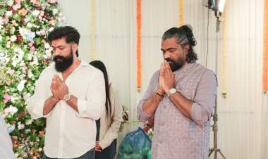 யாஷின் 'டாக்ஸிக் : ஏ ஃபேரி டேல் ஃபார் க்ரோன்- அப்ஸ்' இந்தியாவின் பெரிய அளவிலான இரு மொழி திரைப்படமாக ஆங்கிலம் மற்றும் கன்னடத்தில் படமாக்கப்பட்டு, உலகளாவிய பார்வையாளர்களை இலக்காகக் கொண்டு வரலாறு படைக்கிறது