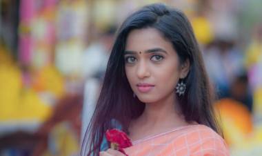 நடிகர் விஜய் ஆண்டனி நடிப்பில் உருவாகியுள்ள 'சக்தி திருமகன்' படம் மூலம் தமிழ் சினிமாவில் நடிகையாக அறிமுகமாகும்