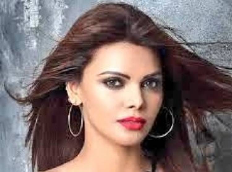 இன்று, நடிகை ஷெர்லின் சோப்ரா பிறந்த நாள்