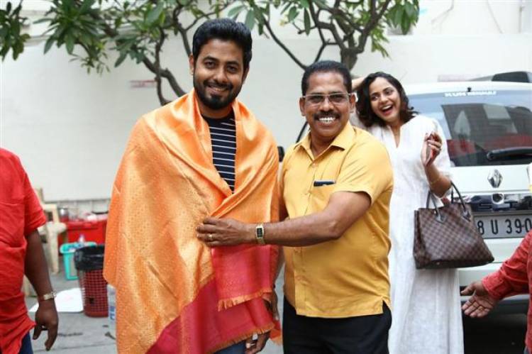 தன் பிறந்தநாளை புதுமையான முறையில் கொண்டாடிய நடிகர் ஆரி