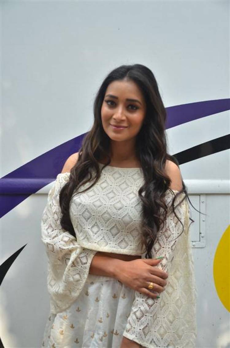"Breaking News" movie Pooja stills