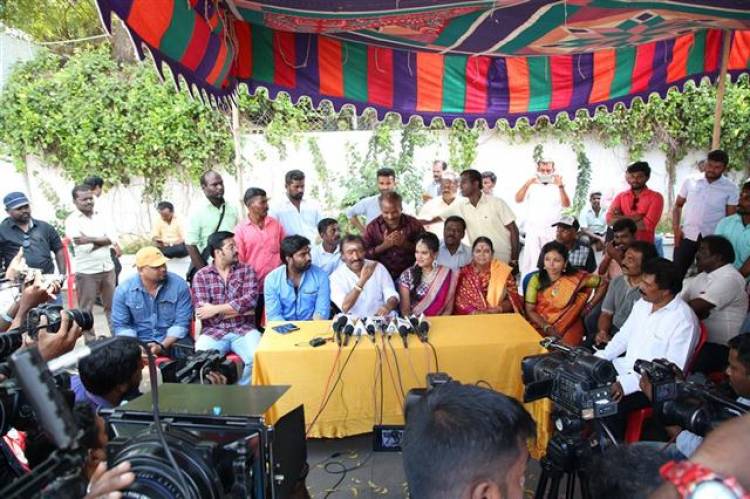 "மன்னார் அன்ட் கம்பெனி" - Movie Pooja Stills