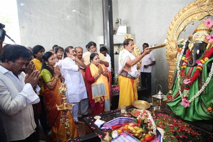 "மன்னார் அன்ட் கம்பெனி" - Movie Pooja Stills