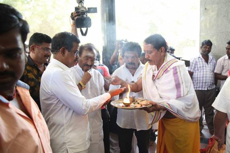 "மன்னார் அன்ட் கம்பெனி" - Movie Pooja Stills