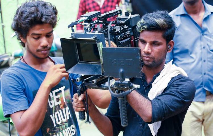 டீன் ஏஜில் கேமராமேன் ஆன கவின் ராஜ்!