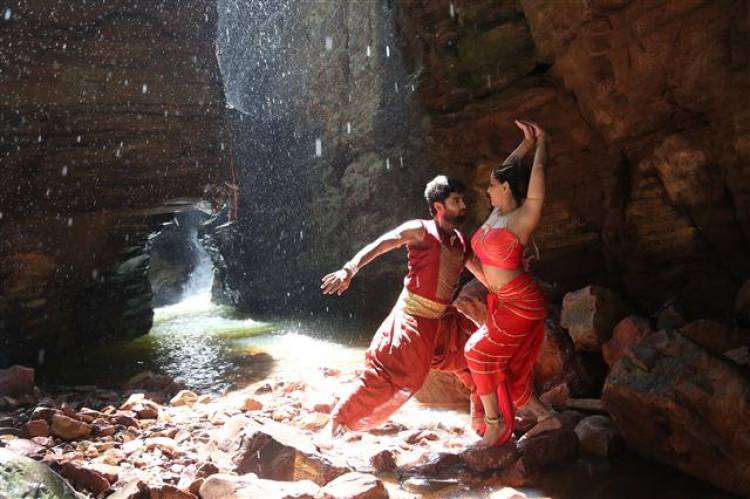 "NEEYA 2" Movie New Stills