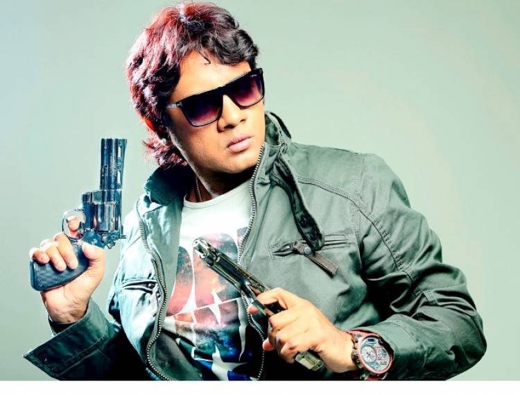 Actor Manie Stills