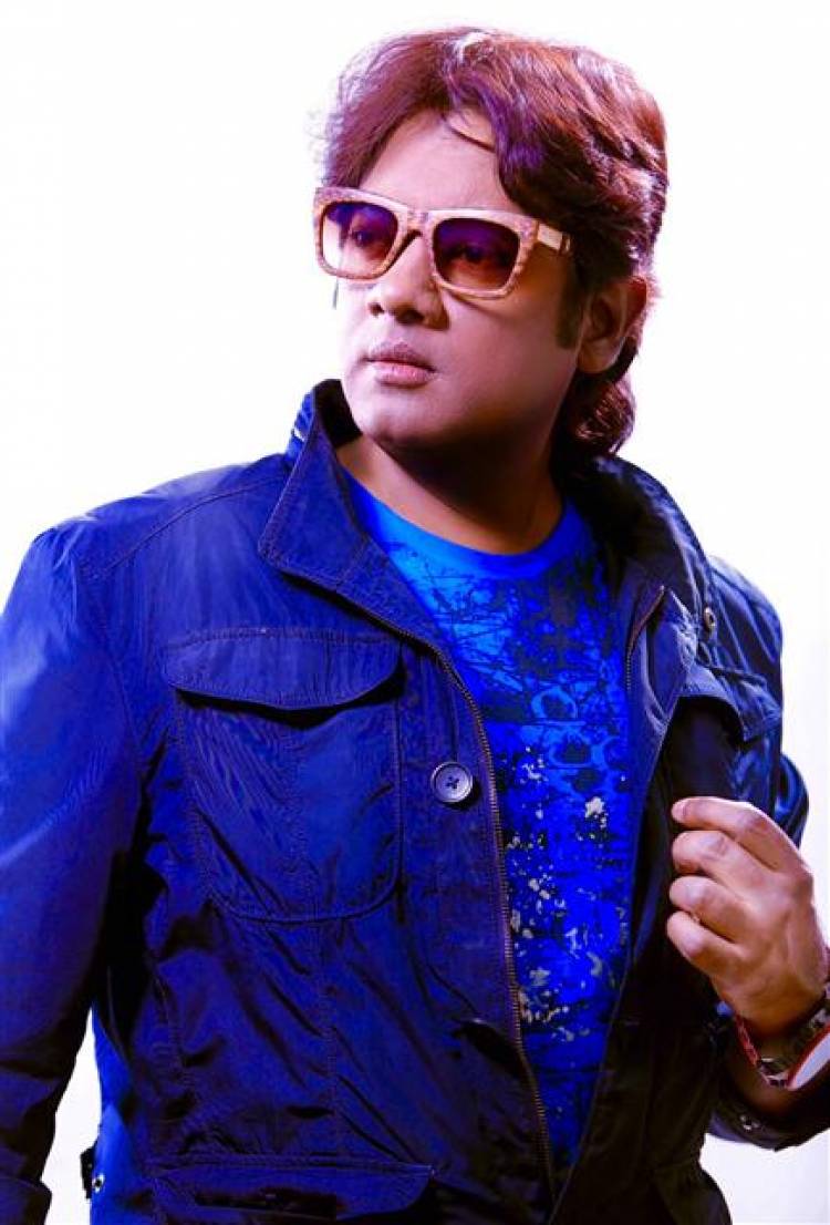 Actor Manie Stills