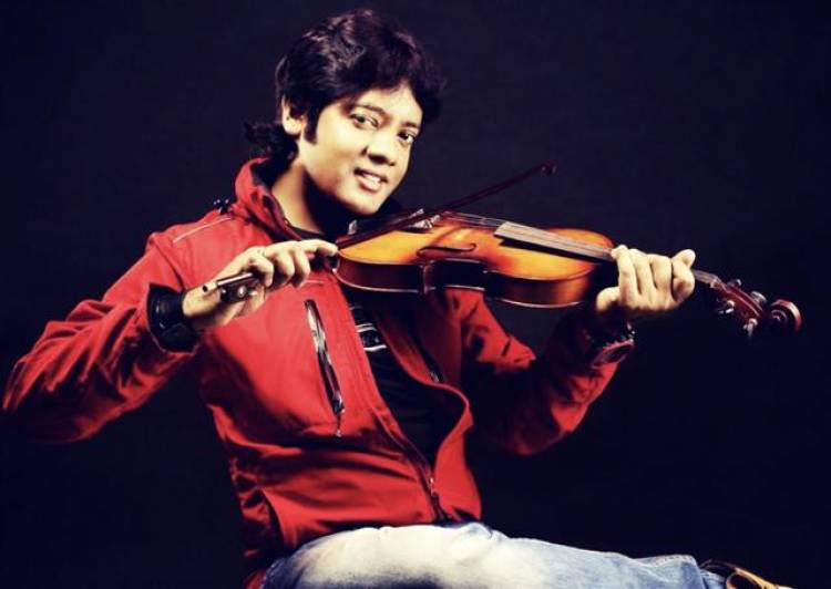 Actor Manie Stills