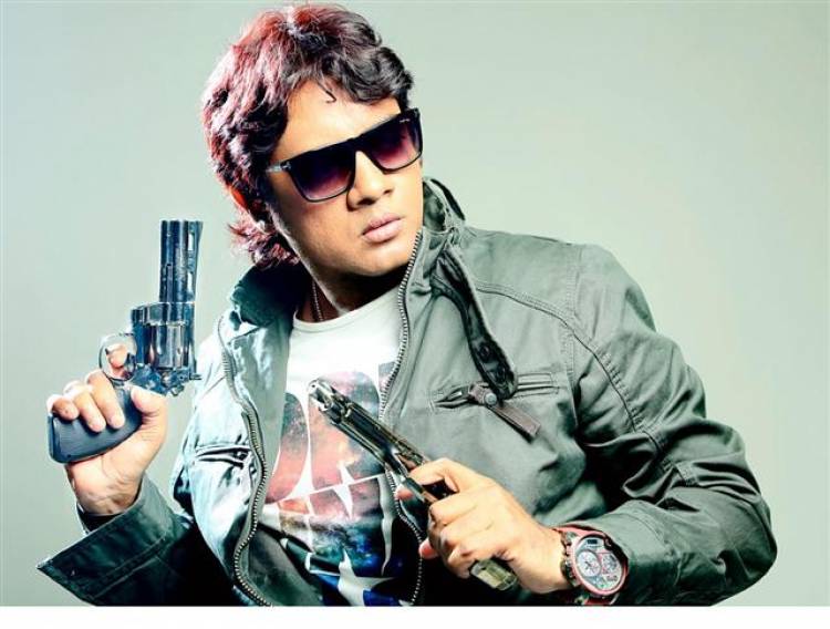 Actor Manie Stills
