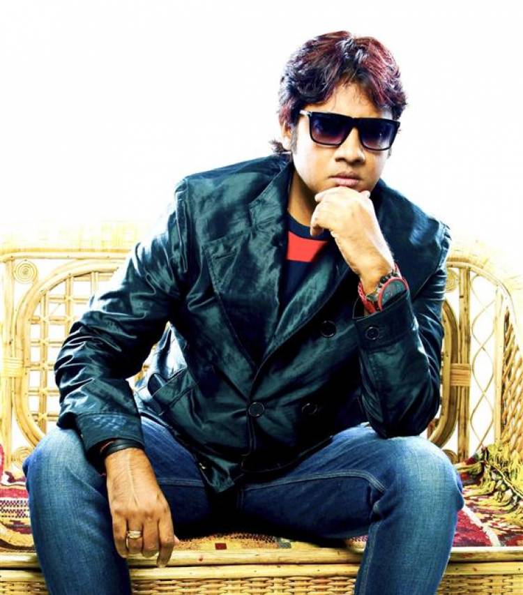 Actor Manie Stills