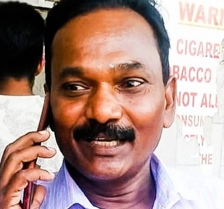 திரையரங்குகளில் சென்று தனது படத்தின் டிக்கெட்டை தானே முன்வந்து விற்ற தயாரிப்பாளர் 